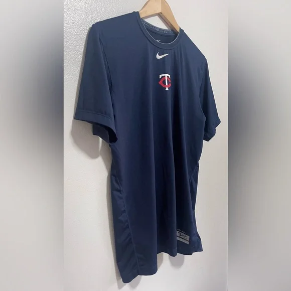 Nike Minnesota Twins Pro Combat Logo Tee - Picture 3 of 5